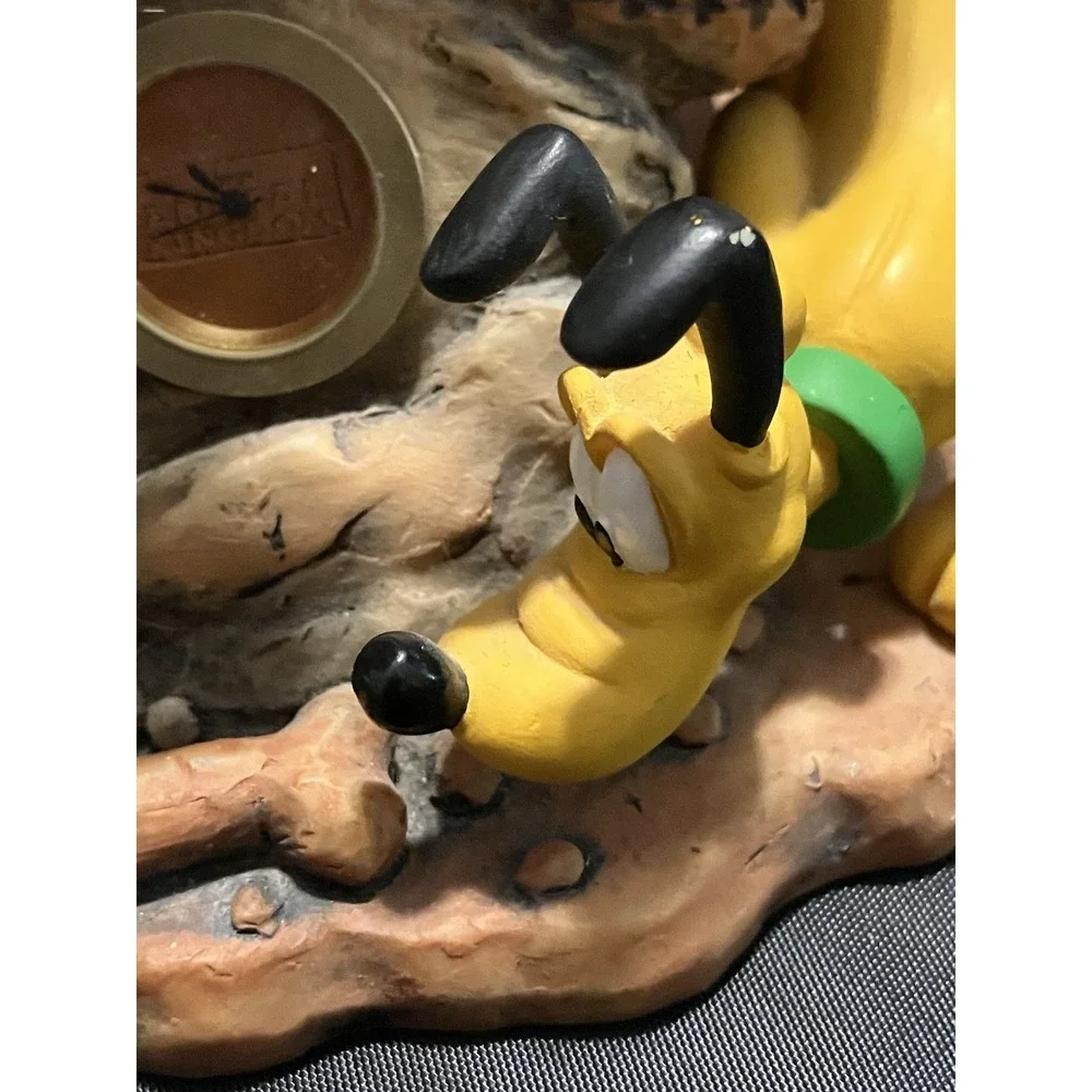 Disney Animal Kingdom Big Dig In The Boneyard Dinosaur Mickey Mouse Goofy Clock